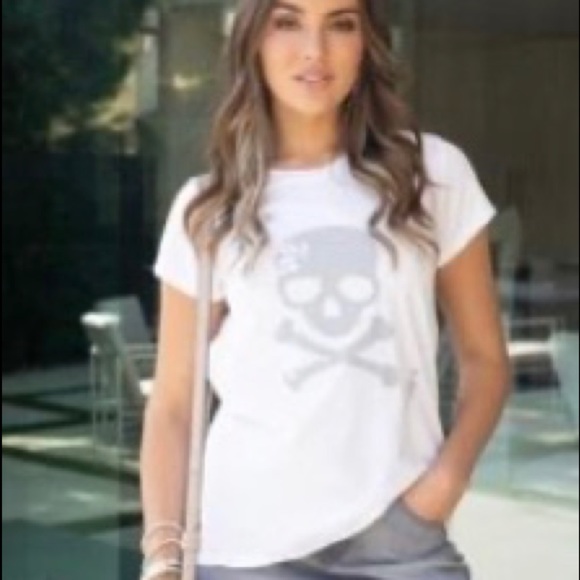 NWT Venti6 Skull Bone & Stars ⭐️ Print Tee - Picture 3 of 8